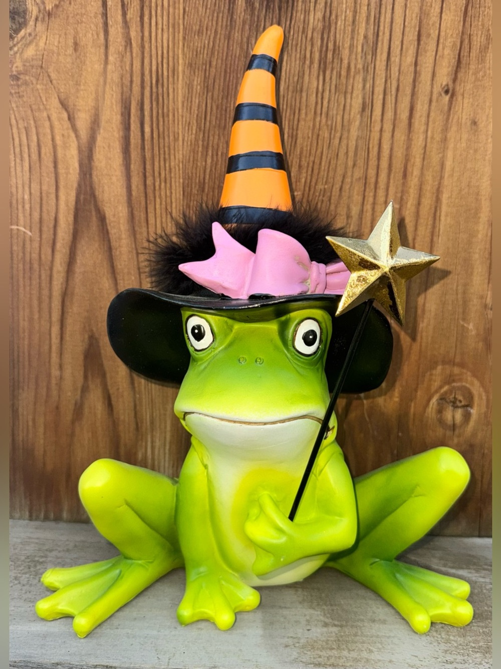 Cute 🥰 Whimsical Green Witch 🧙 Frog 🐸 Figurine with Pink Bow 🎀 and Orange Hat
